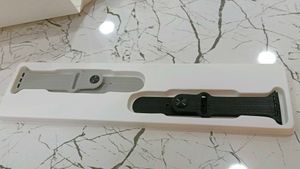Apple Series 11 Smartwatch with Extra Bands