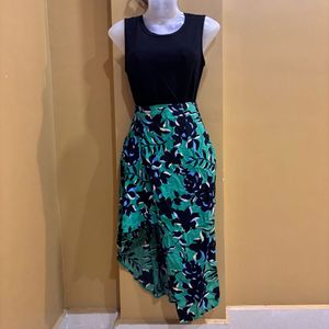 ☘️Green Floral Asymmetrical Skirt
