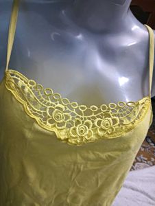 Chic Yellow🤎Lace Trim Cami Top