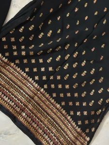 Elegant Black Kurta Set with Intricate Embroidery