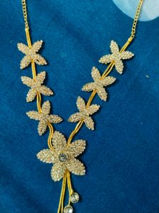 Floral Necklace &amp; Earring Set