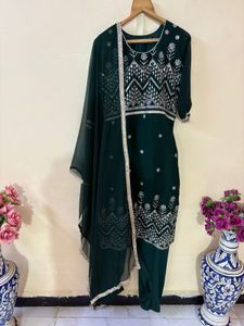 Elegant Green Embroidered Kurta Set
