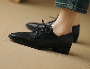 Unisex Pointy Toe Block Patent Leather Derby Shoes