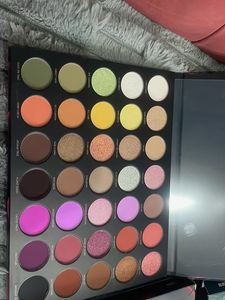 Vibrant Eyeshadow Palette