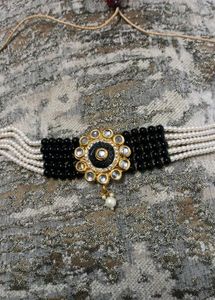 Elegant Black &amp; White Pearl Choker Necklace