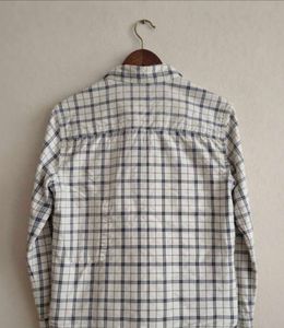 Classic Plaid Button-Up Shirt ( Cropped )