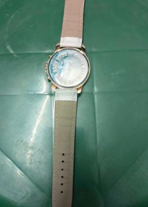 Elegant White Leather Strap Watch