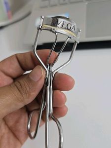 Vega Eyelash Curler