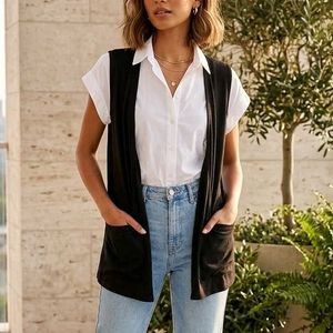 Sleeveless Open-Front Vest with pockets
