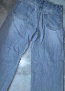 Distressed Wide Leg Jeans