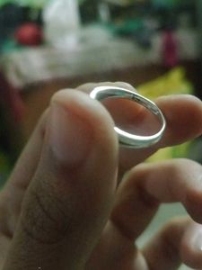 Elegant Silver Ring with Sparkle