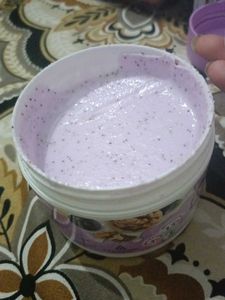 Fiama Body Scrub Niacinamide Exfoliate