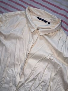 ALLEN SOLLY—Elegant Cream Silky Button-Up Shirt