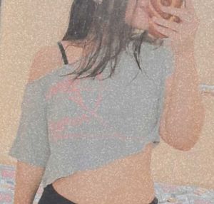 Y2k Gray Crop Graphic Tshirt
