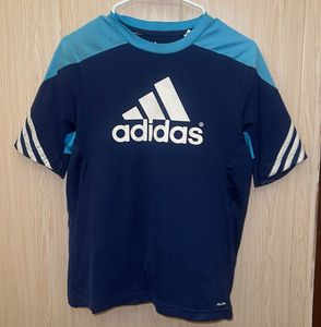 Adidas T-Shirt