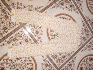 🤍🔥Graceful White &amp; Yellow Cotton Printed Suit Se