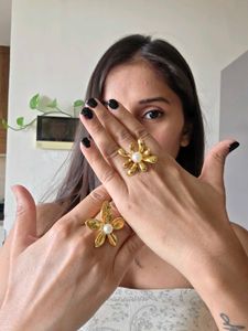 2 Adjustable Gold Flower Pearl Ring Set