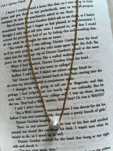 Elegant Pearl Necklace
