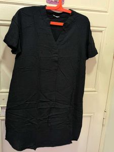 Black V-Neck Short Sleeve Dress