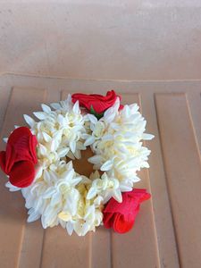 Floral &amp; Bun Hair Accessories