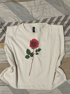 shoulder padded Tee with Rose Graphic