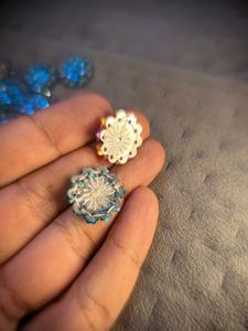 44 Pcs Floral Buttons