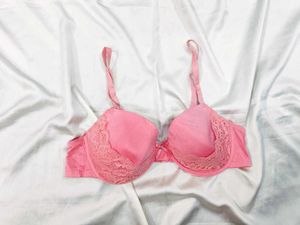 🇳🇿💫🎀Pretty Pink Lace Trim Bra