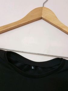 Sleeveless Solid Black Polyester Blend Crop Top