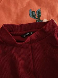 Maroon Ribbed Mock Neck Top