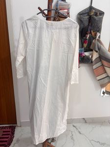 Elegant White Chikankari Embroidered Kurta