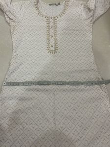 100% cotton Elegant White &amp; Gold Printed Kurta