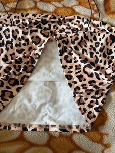 Leopard Print Spaghetti Strap Crop Top
