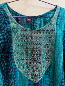 Embroidered Blue &amp; Green Kurta