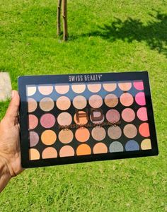Swiss Beauty Hd Professional 40 Pigmented Colors E