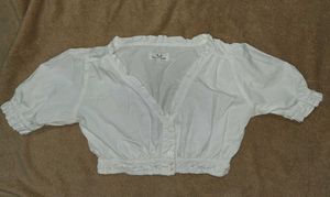 v neck white puff crop top