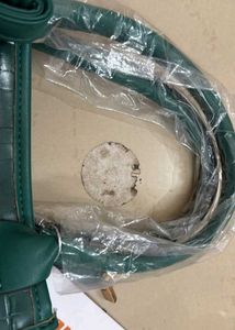 Elegant Green Croc Handbag