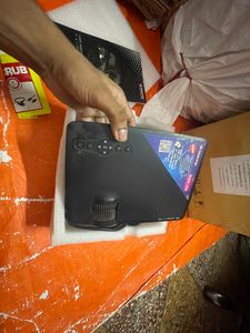 4K HD Quality Projector New Conditions.