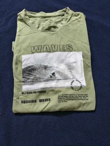 Men's Graphic T-Shirt "Waves" Medium size