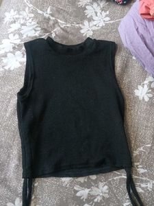 Black Sleeveless Ribbed Tank Top