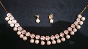 Elegant Kundan &amp; Pearl Jewellery Set