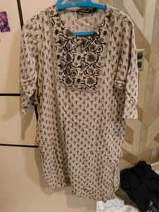 Elegant Embroidered Kurta Set M- L