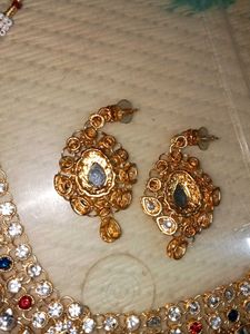 Stunning Kundan Necklace &amp; Earring Set