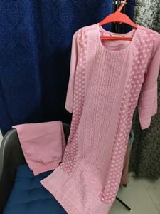 Elegant Pink Kurta Set with Intricate Embroidery