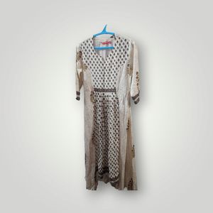 Khushal K Women Floral Print Cotton Blend Trail Cut Kurta