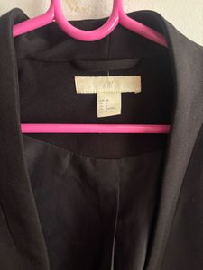 H&amp;M Chic Black Open-Front Blazer