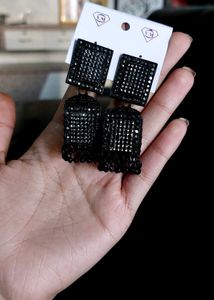 BLACK AND SILVER HEAVY EARINGS Comboo
