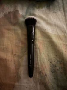 ELF Powder Blurring Brush