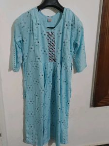 Xl Feeding top,Light Blue +white & black Pr