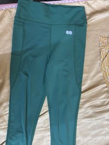 Green Athletic Leggings with Pockets