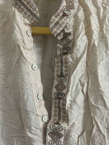Beautiful Kurta Size L, With Neck Design